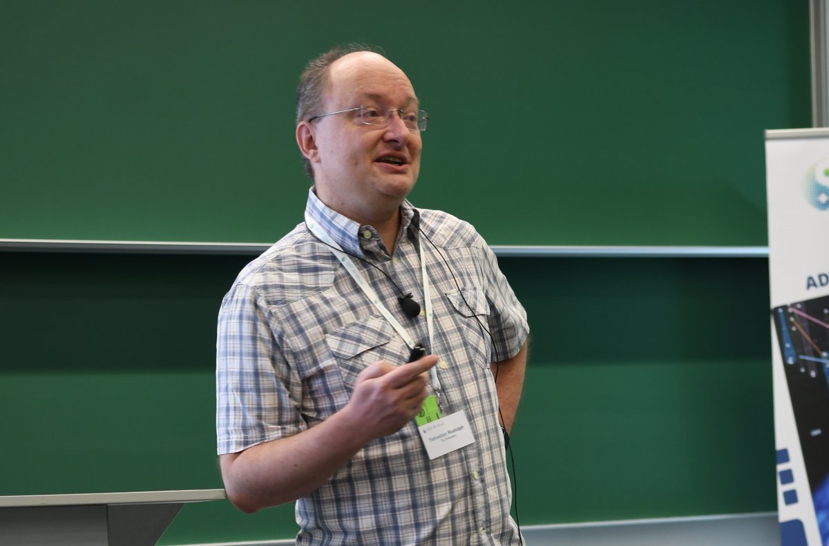 Wie sieht die Zukunft der KI aus? Prof. Sebastian Rudolph erklärt, warum KI mehr als Maschinelles Lernen ist, welche Rolle symbolische Verfahren spielen und warum hybride Ansätze entscheidend sind.

<a href="/DAAD_Germany/">DAAD News</a> 
<a href="/tudresden_de/">TU Dresden</a> 

Read more: daad.de/de/der-daad/da…