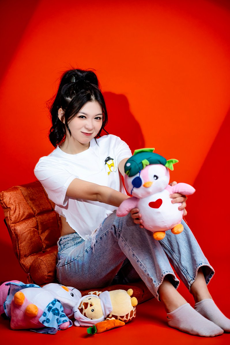 GM Fam.

$PENGU allows fans who have never bought an NFT to feel connected.

By launching on Solana, fast and affordable transactions, damn easier for beginners to get involved.

NFT BULLRUN INCOMING FAM!

<a href="/pudgypenguins/">Pudgy Penguins</a> #MrGolder #nft #penguin