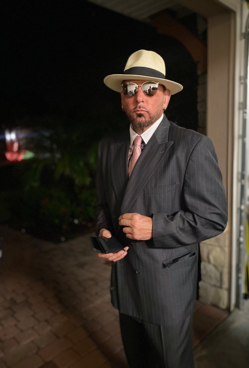 TheBigVitoBrand's tweet photo. Business to be conducted today.
Up early this morning headed to the Mountains. #donlife #bigvito #thedonofwrestling https://t.co/lcRVZgDMXm