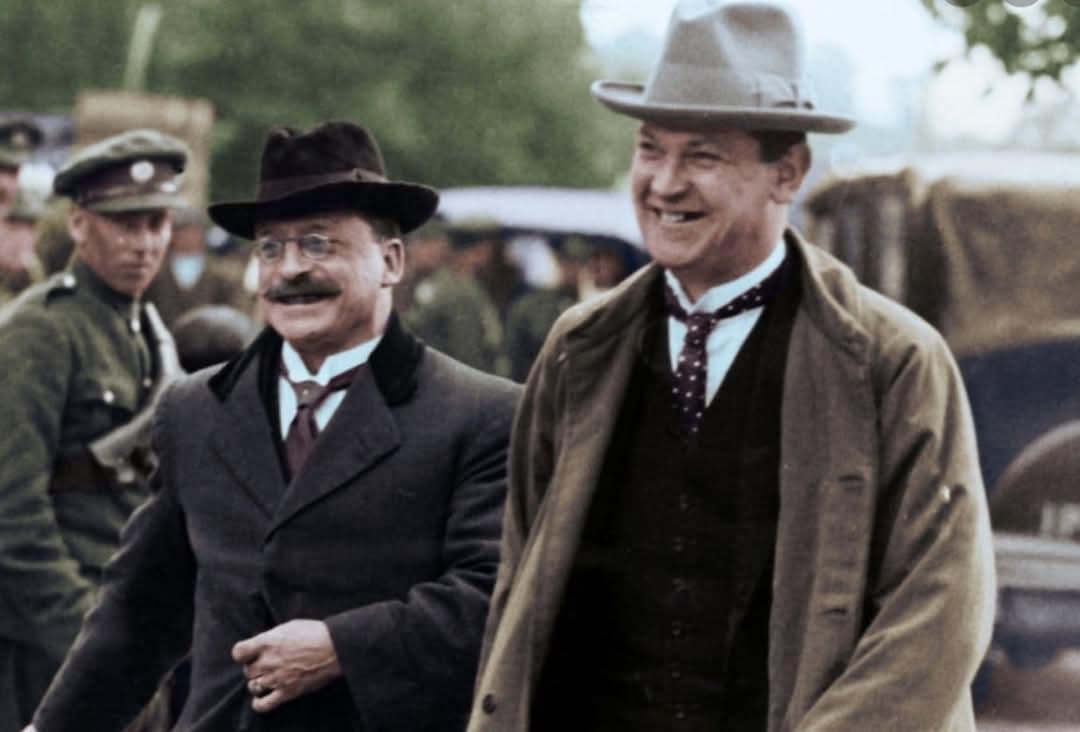 On this day 6th December 1921 the Irish Delegation led by Arthur Griffith, Michael Collins and Eamon Duggan signed the Treaty <a href="/FineGael/">Fine Gael</a> <a href="/yfg/">Young Fine Gael</a>