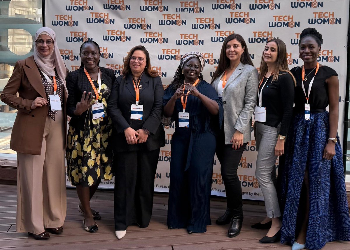 dorothydaf's tweet photo. @IIEglobal @TechWomen @Buziedee @USEmbYaounde Thanks to @IIEglobal &amp; @TechWomen team for bringing the big family, especially 2014 Alumnae to the next step for inspiring and impacting the next generation.  

#TWSummit #TWimpact #TechWomen #ExchangeOurWorld #WomenInSTEM #TechDiplomacy #STEM #MIL #EMI #SocialMediaCure https://t.co/OZvd7IjzT2