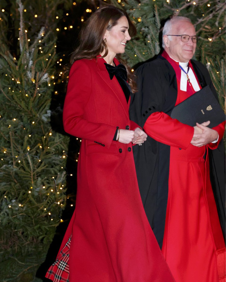 Kate Middleton attends the 'Together At Christmas' Carol Service at  Westminster Abbey  : Getty
