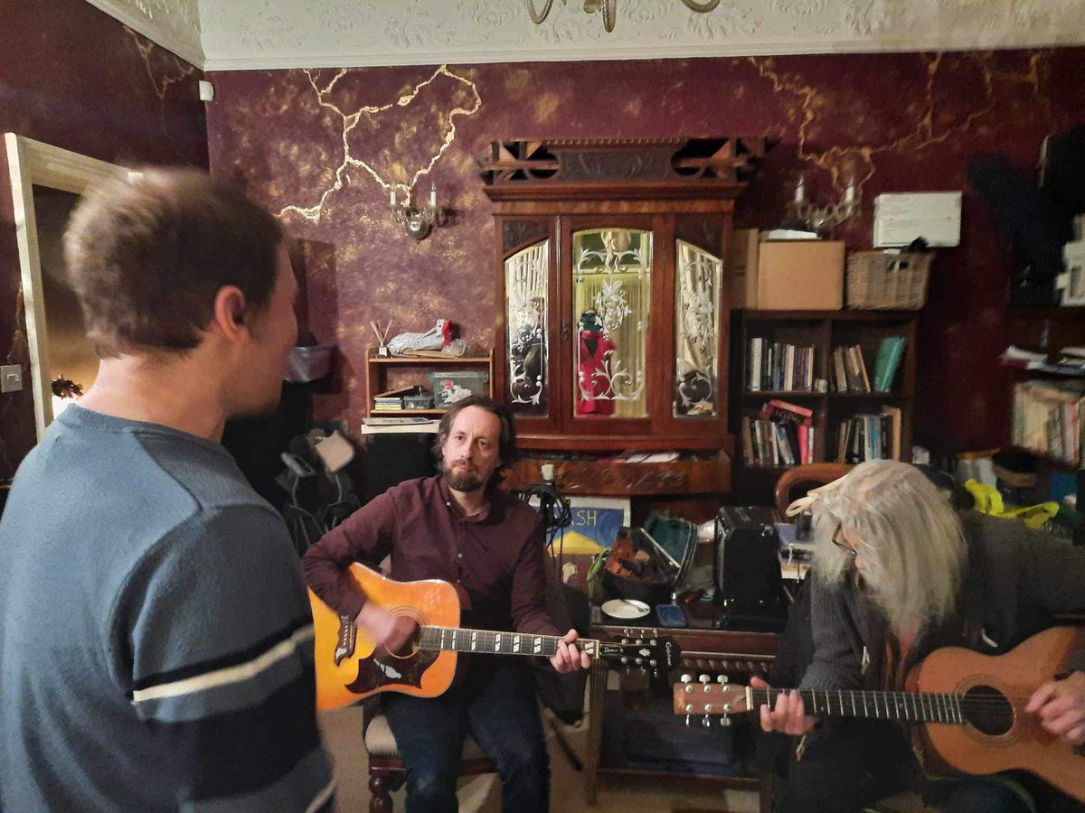 The Quicksilver Kings (@quicksilverking) on Twitter photo By jolly we shall be at Goole yuletide market this eve, regaling shoppers with tales of the rum, rude and rebellious and what not. Joined of
course, by the most marvellous fiddler, Jill Fisher. We shall be taking to the stage at thirty minutes past seven of the evening. Good day By jolly we shall be at Goole yuletide market this eve, regaling shoppers with tales of the rum, rude and rebellious and what not. Joined of
course, by the most marvellous fiddler, Jill Fisher. We shall be taking to the stage at thirty minutes past seven of the evening. Good day