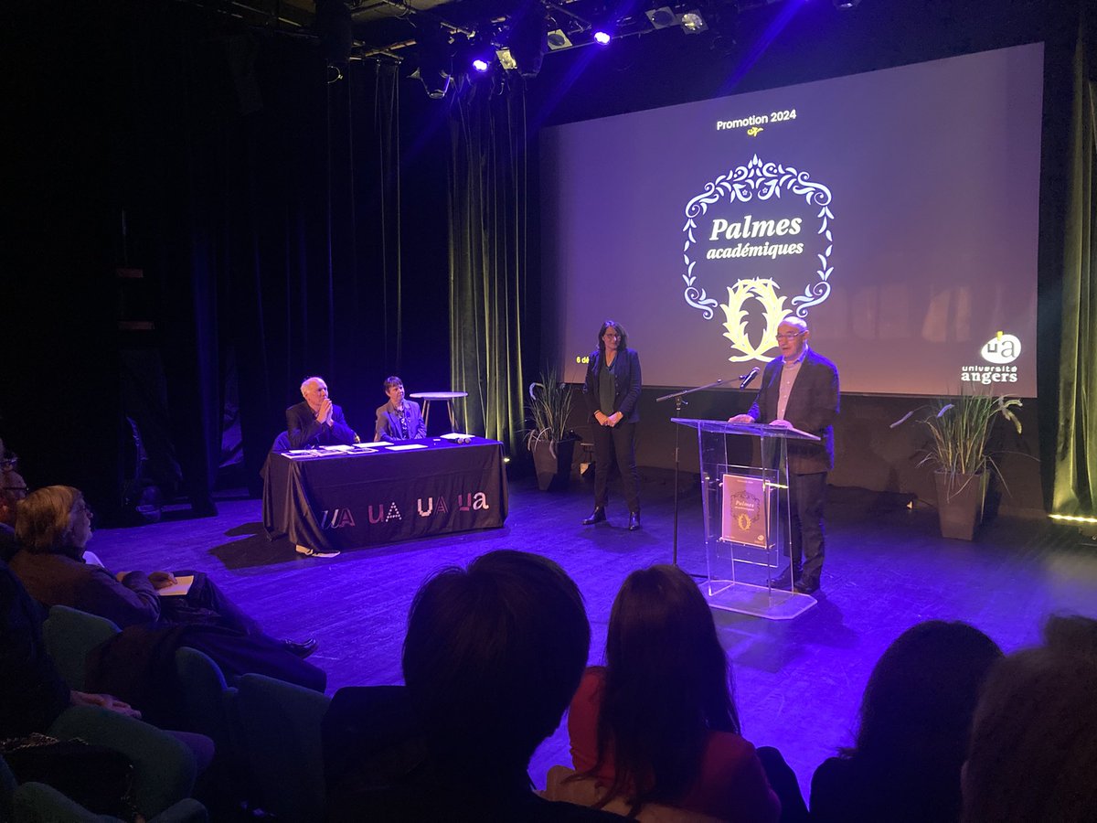 UnivAngers's tweet photo. 🎖️Cérémonie à l’UA des Palmes académiques. 22 récipiendaires sont promus ce soir au grade de chevalier et 4 comme officier. Ils et elles sont récompensés pour leur implication sans faille au service de l’UA, de l’enseignement supérieur et de la recherche. #Amopa #insigne #honneur https://t.co/jqxe0iZZi9