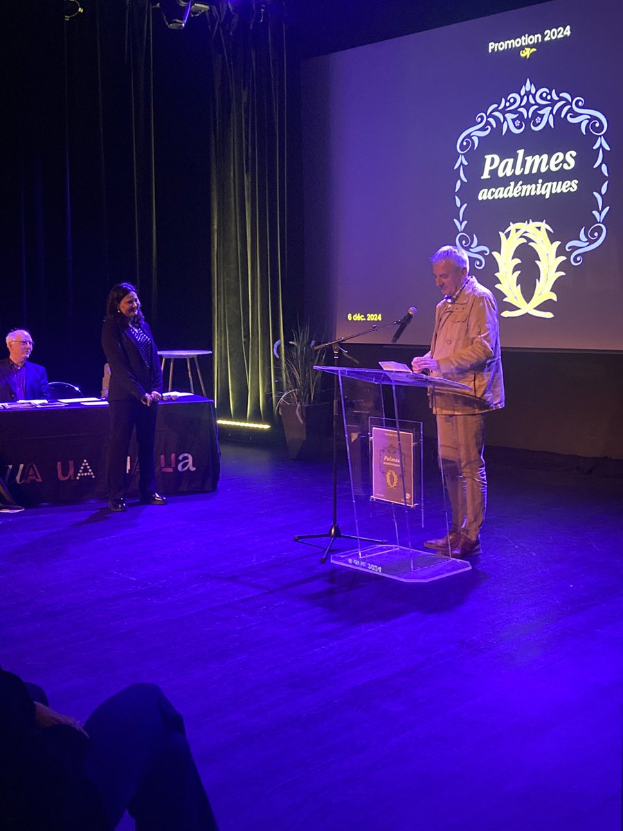 UnivAngers's tweet photo. 🎖️Cérémonie à l’UA des Palmes académiques. 22 récipiendaires sont promus ce soir au grade de chevalier et 4 comme officier. Ils et elles sont récompensés pour leur implication sans faille au service de l’UA, de l’enseignement supérieur et de la recherche. #Amopa #insigne #honneur https://t.co/jqxe0iZZi9