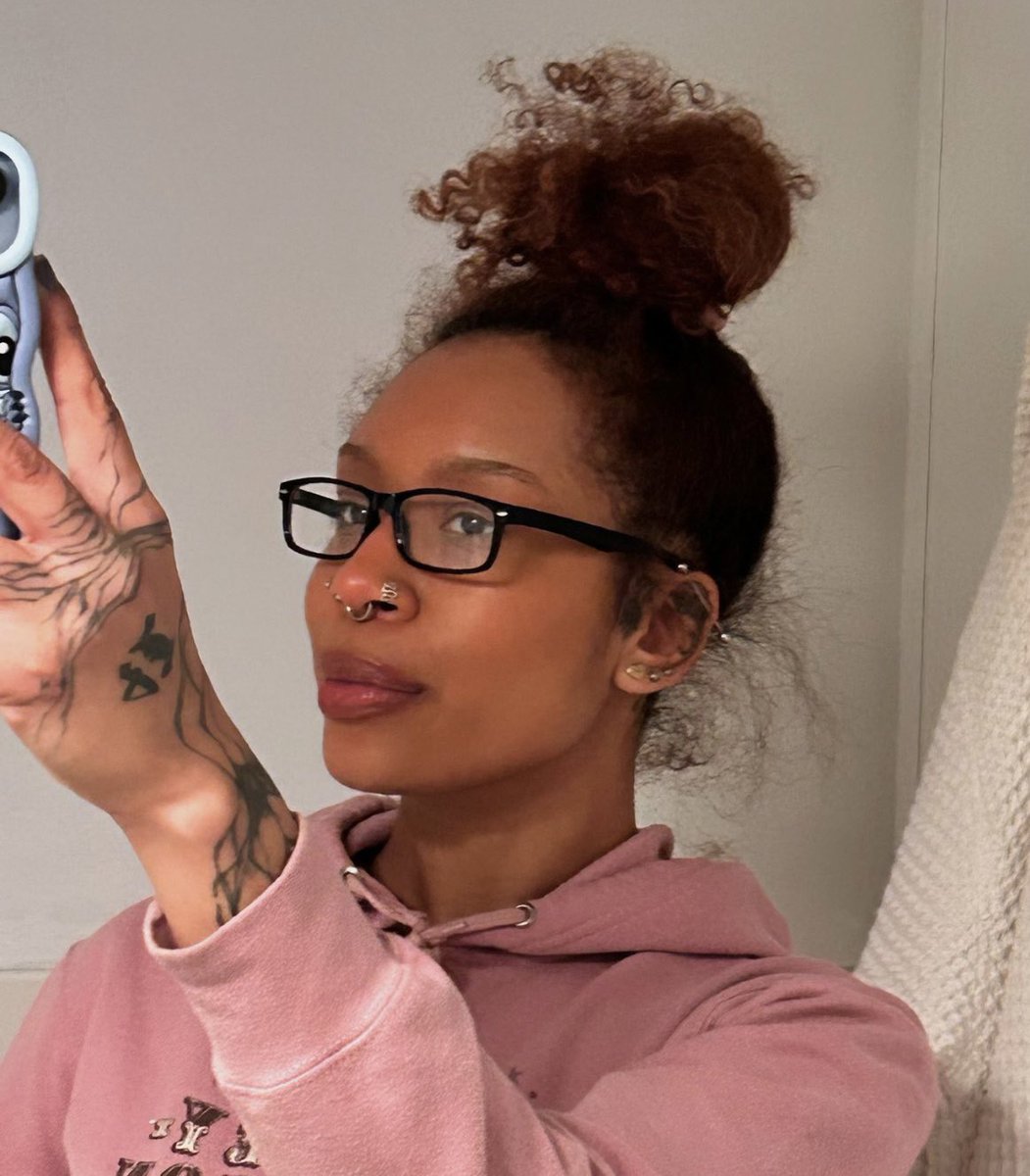 𓇢 𓆸 tweet media