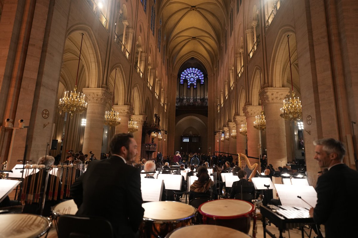 GustavoDudamel's tweet photo. (1/2) Ensayando para la ceremonia de reapertura de la @notredameparis que tendrá lugar mañana a las 21:00 horas con @PhilharRF, @lang_lang, @PrettyYende, Vianney, @angeliquekidjo, @hibatawaji y más artistas increíbles!

Esta actuación es un mensaje de reconstrucción... https://t.co/MKzin0b8gF