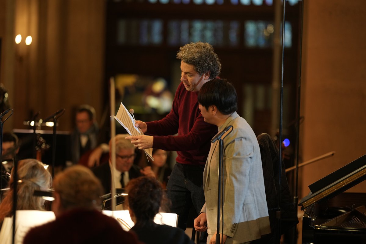 GustavoDudamel's tweet photo. (1/2) Ensayando para la ceremonia de reapertura de la @notredameparis que tendrá lugar mañana a las 21:00 horas con @PhilharRF, @lang_lang, @PrettyYende, Vianney, @angeliquekidjo, @hibatawaji y más artistas increíbles!

Esta actuación es un mensaje de reconstrucción... https://t.co/MKzin0b8gF