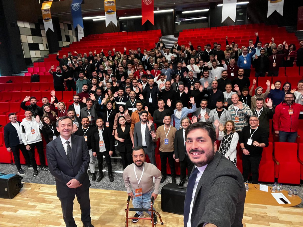 3 gün süren çalıştay, iletişim alanındaki becerilerimizi geliştirmek ve kurumsal kimliğimizi pekiştirmek adına verimli oldu.

PGM Eğitim ve Sınavlar Daire Başkanı Mustafa Dumlupınar ve KYGM Öğrenci Eğitimi, Sosyal, Kültürel ve Sportif Faaliyetler Daire Başkanı Mutlu Doğan yapılan