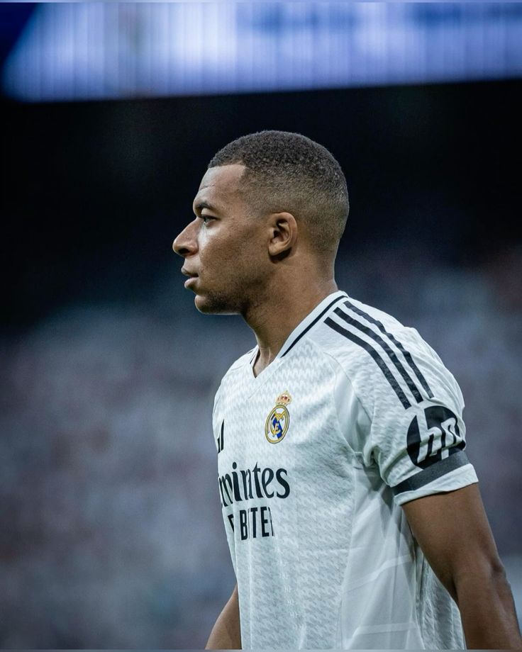 theMadridZone's tweet photo. 🗣️ Kylian Mbappé: "People saying things? The problem, when you're a star, is that if you don't talk, people will start talking on your behalf." https://t.co/eC7cbCjorD