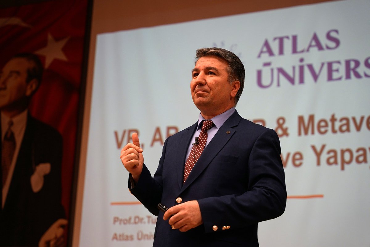 atlasunv's tweet photo. Etkinlik kapsamında düzenlenen oturumlarda, yapay zekanın farklı alanlardaki etkisi, dönüşüm potansiyeli ve geleceğin teknolojileri üzerine ilham verici konuşmalar gerçekleştirildi. https://t.co/p7AR1y2E2Q