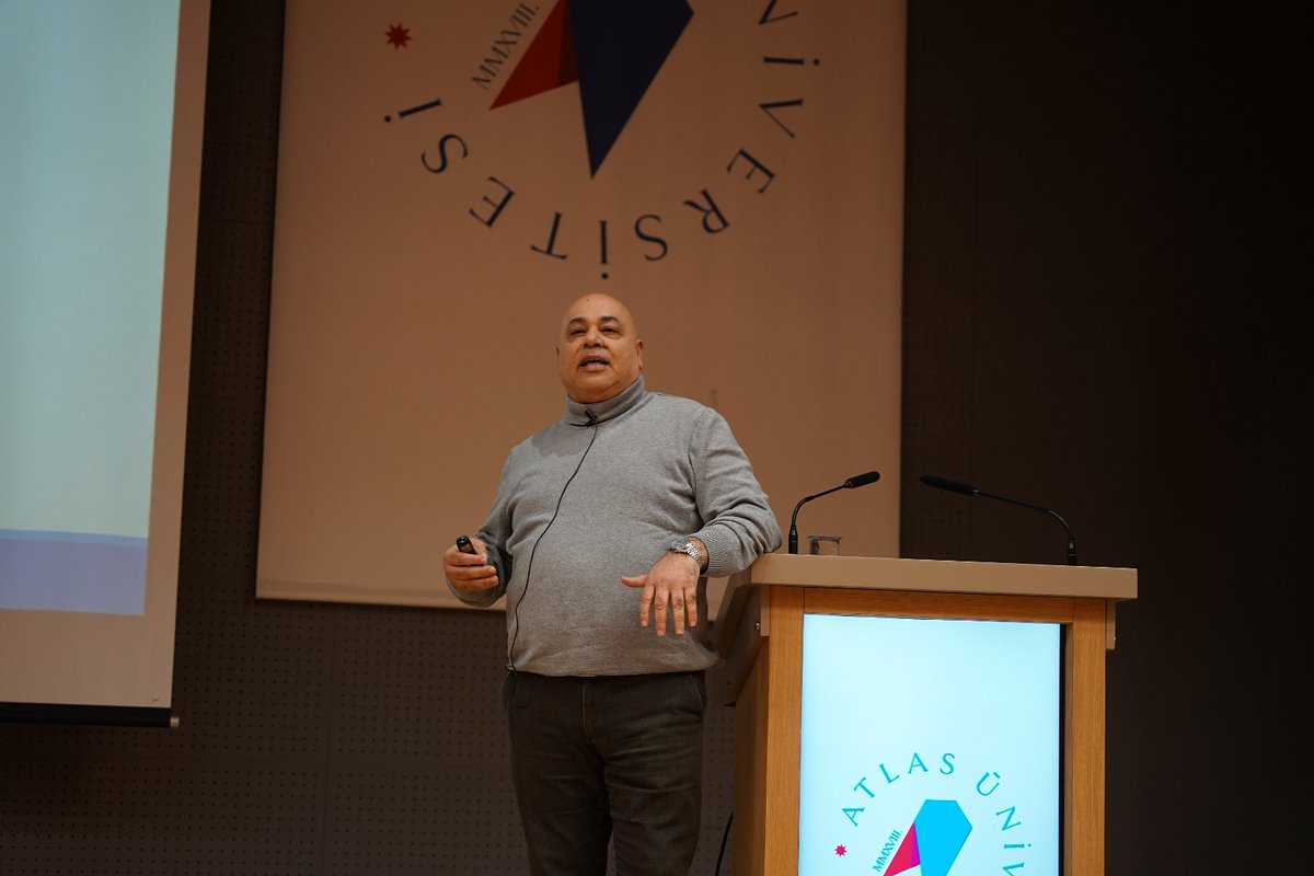 atlasunv's tweet photo. Etkinlik kapsamında düzenlenen oturumlarda, yapay zekanın farklı alanlardaki etkisi, dönüşüm potansiyeli ve geleceğin teknolojileri üzerine ilham verici konuşmalar gerçekleştirildi. https://t.co/p7AR1y2E2Q