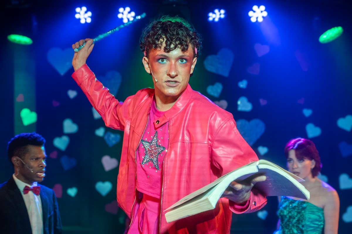 BrumHour's tweet photo. ⭐⭐⭐⭐⭐An excellent production!

Zanna, Don't! is at @OldJointStock until 15th December.
Read @DavidWMassey's #BrumHour press night review here: https://t.co/ITKnuztBsb
#Birmingham https://t.co/j5Qx9wSbS8