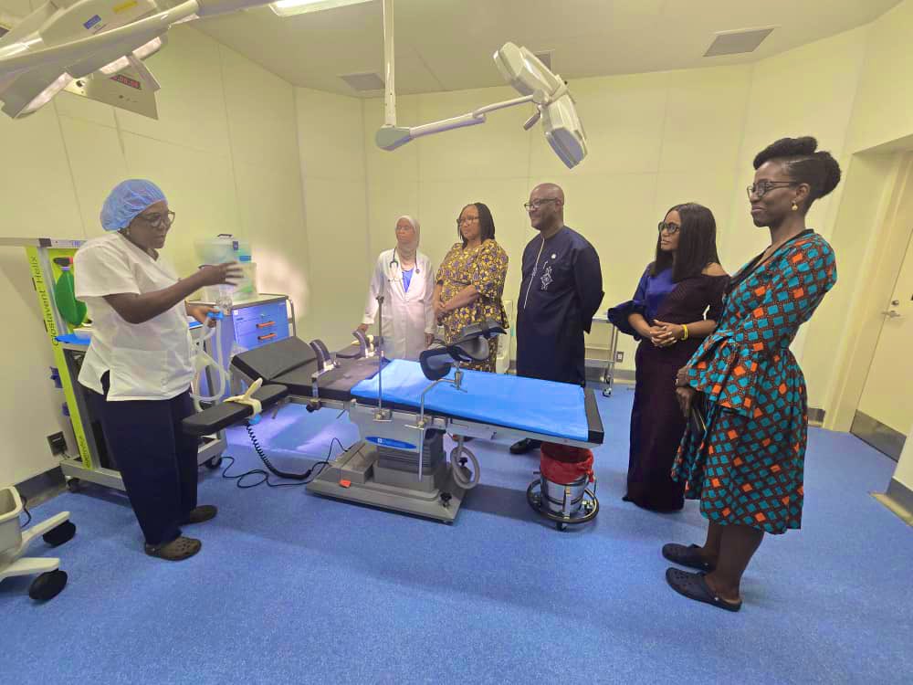 mohs_sl's tweet photo. It’s being exciting for @DembyAustin to host the @moh_liberia delegation in #SierraLeone. As the visitors bid farewell, they stopped at both #NPHA &amp; JMB Children’s Hospital to learn about the country’s response capabilities &amp; huge investment in child health. https://t.co/MTXh5jZSl5