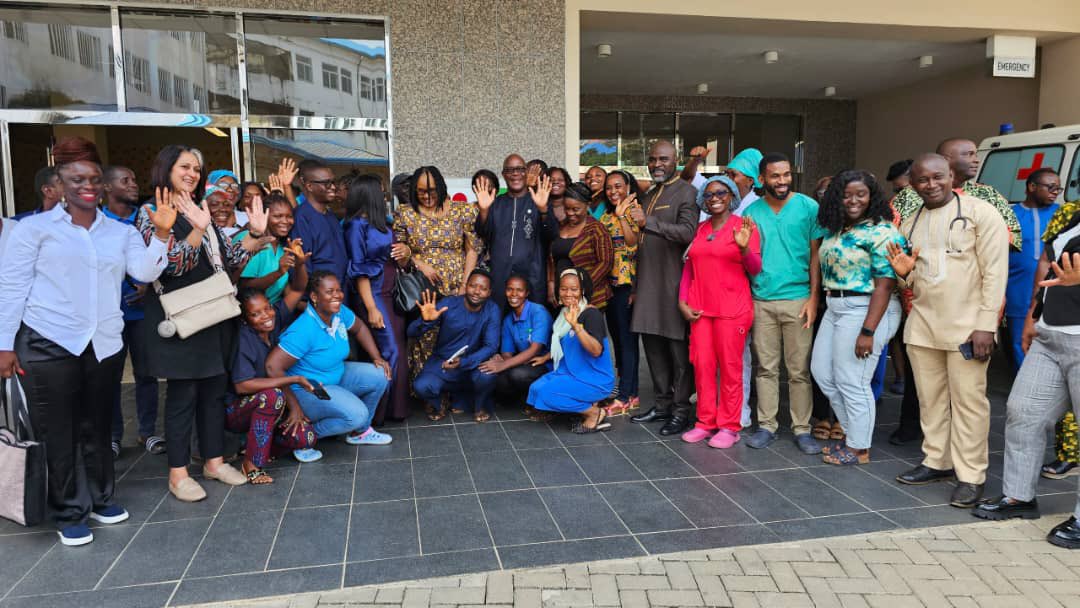 mohs_sl's tweet photo. It’s being exciting for @DembyAustin to host the @moh_liberia delegation in #SierraLeone. As the visitors bid farewell, they stopped at both #NPHA &amp; JMB Children’s Hospital to learn about the country’s response capabilities &amp; huge investment in child health. https://t.co/MTXh5jZSl5