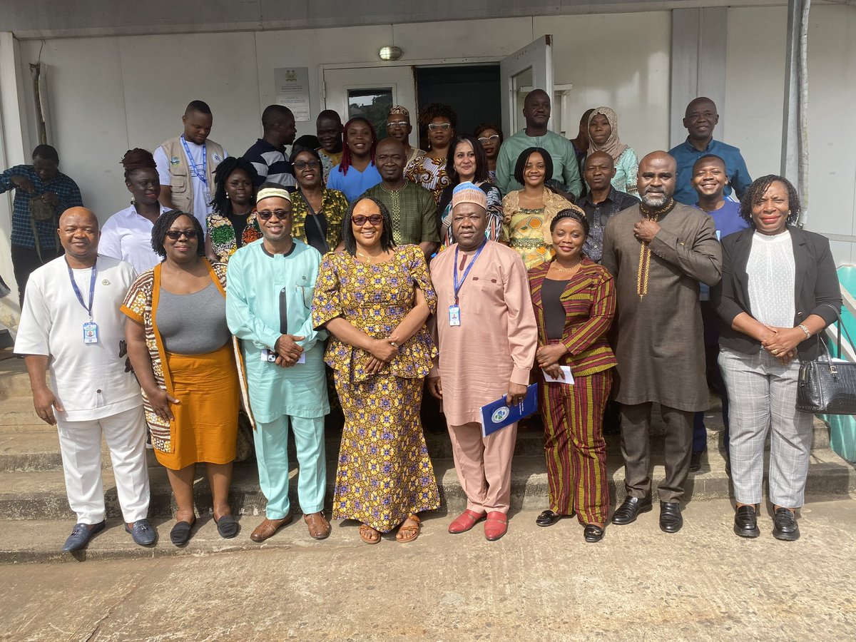 mohs_sl's tweet photo. It’s being exciting for @DembyAustin to host the @moh_liberia delegation in #SierraLeone. As the visitors bid farewell, they stopped at both #NPHA &amp; JMB Children’s Hospital to learn about the country’s response capabilities &amp; huge investment in child health. https://t.co/MTXh5jZSl5