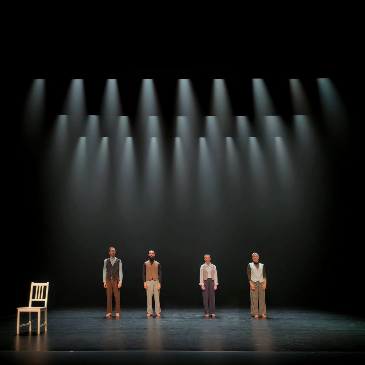 Interesantísima segunda semifinal de la 38ª edición del <a href="/ccoreomadrid/">Paso a 2</a> con seiscoreografías muy variadas y de lo más sugerentes.

Cuatro de ellas han pasado a la final con distintos proyectos a cual más interesante
.
Para mí, la más destacada fue «Kompass» de colectivo Kampai.