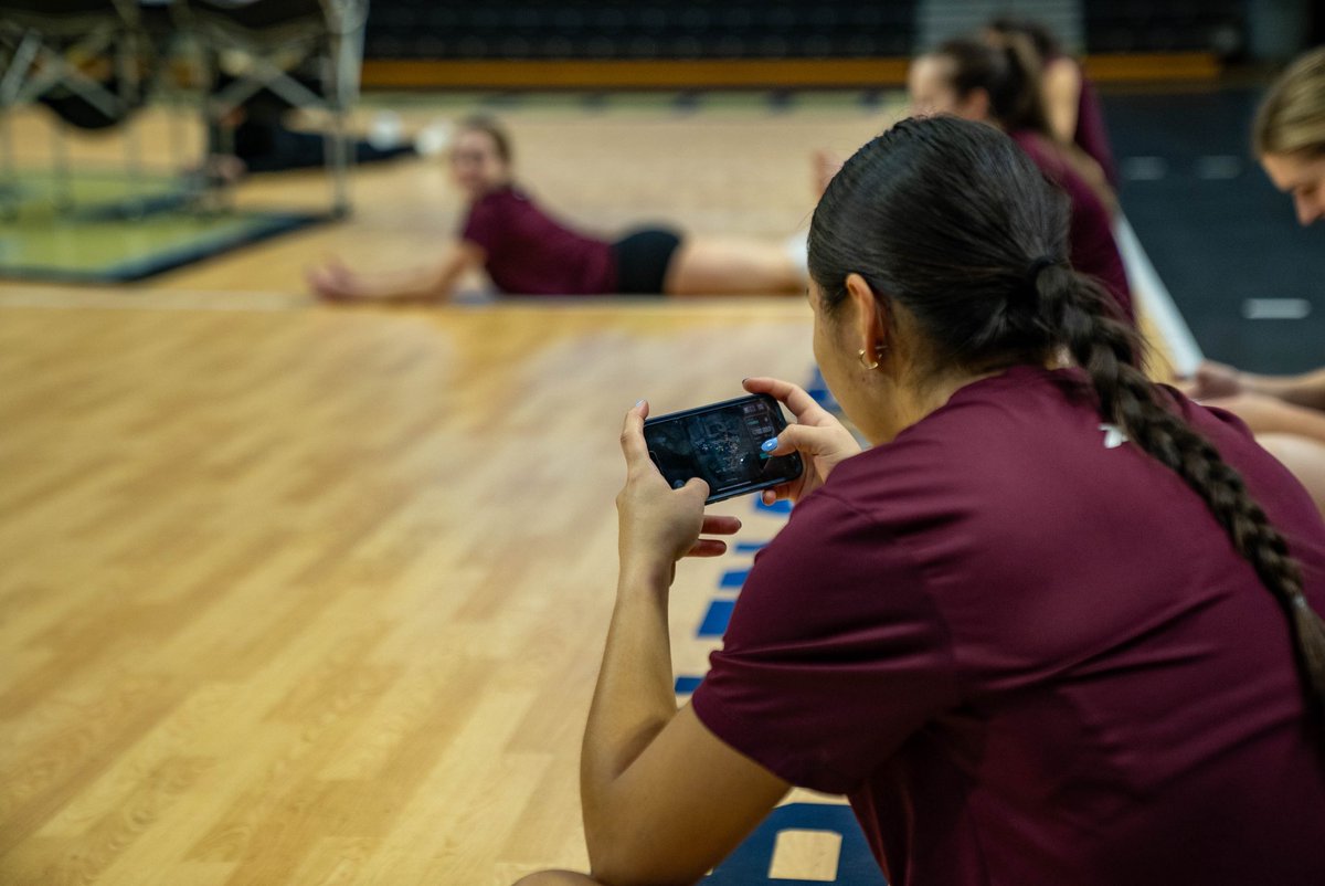Loyola Women's Volleyball tweet media