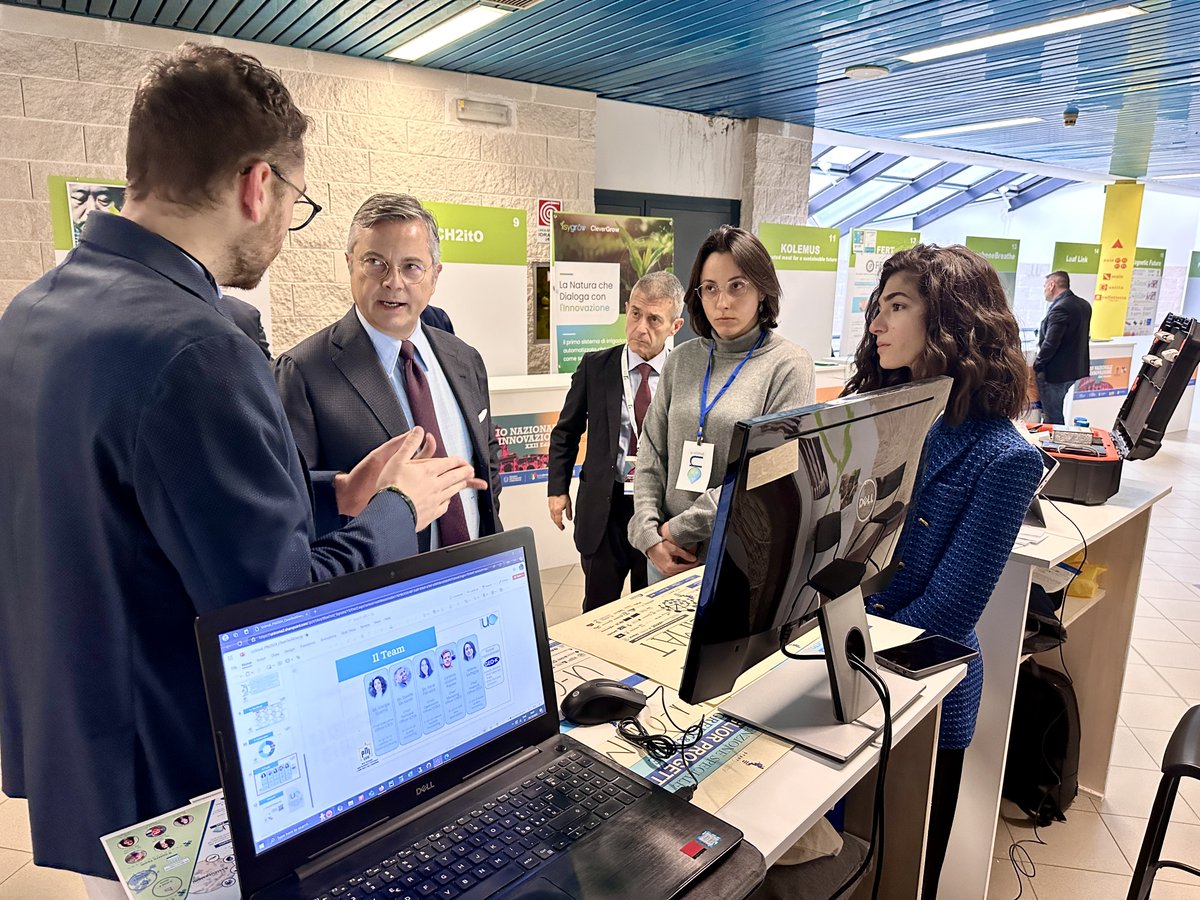 #PNI2024 | #Invitalia assegna il Premio speciale per l’#ImprenditoriaFemminile
🥇 #UClimat – grant di €15.000
🥈 #FoodLifeNext – grant di €10.000
🥉 #Glutensens – grant di €5.000

⭕Tutte le info👉🏼linkedin.com/feed/update/ur…