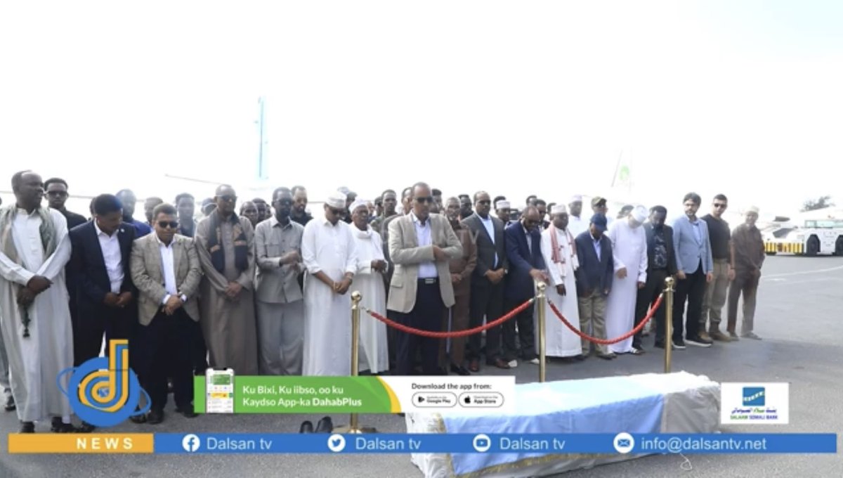 alihwarsame's tweet photo. Waxaan maanta ka qeybgalay aaska Alle ha u naxariistee Dr. Maxamed Cali Yuusuf (Gaagaab) oo lagu aasey magaaladda Gaalkacyo. Naxariistii janno Alle ha ka waraabiyo, ehelka & asxaabta oo dhanna samir & iimaan.

Sanatorka waxaan ka sii raacey magaaladda #Muqdishu oo garoonka Aadan Cadde loogu sameeyey salaadii jinaazadii 1aad, tii 2aadna waxay ka dhacdey garoonka Cabdullahi Yuusuf ee magaaladda #Gaalkacyo.
🤲
Inaa lillaahi wa innaa ileyhi raajicuun