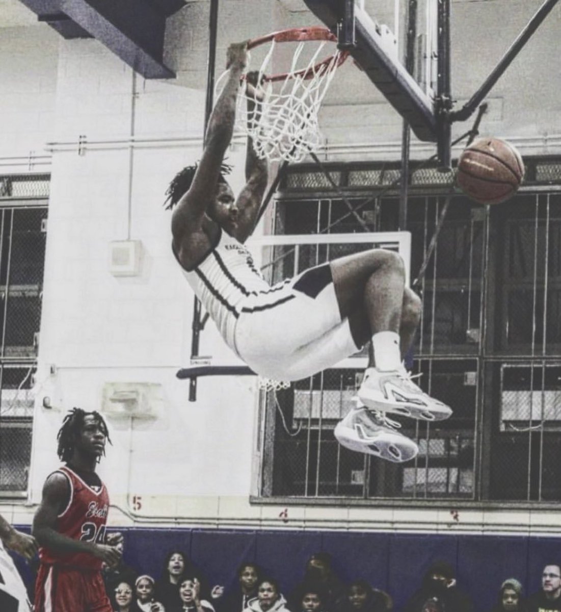 Bounce back win against Erasmus Hall 71-33 Jeremiah Jacobs <a href="/Jeremiahhvo/">Jeremiah Jacobs</a> led the attack with 15 points 17 rebounds 6 blocks. While Amir Dockery controlled the game with 8 points 13 assists 7 steals @mir_buckss .