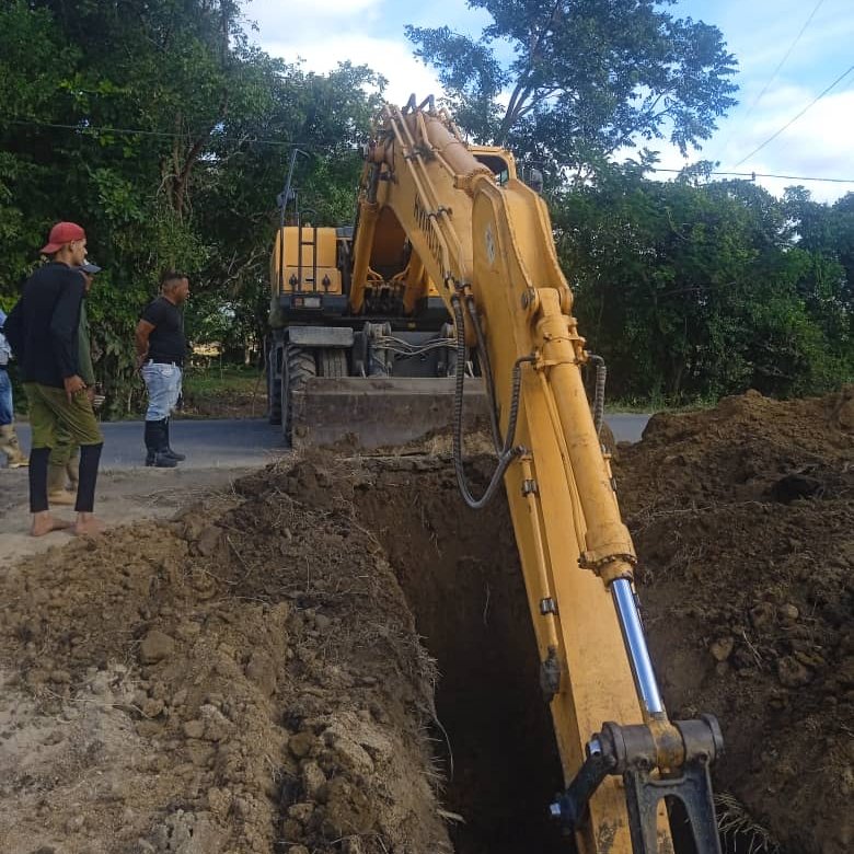 Destacamos el increíble trabajo de nuestros trabajadores que en el dia de ayer realizaron el cruce de carretera de la #Conductora de Paso Bonito hacia el Jíbaro.
👏Agradecemos su compromiso, dedicación y esfuerzo! Juntos, estamos construyendo un mejor mañana.
#OSDEAyS #INRHCuba