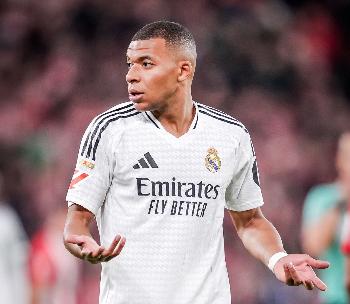 ⚪️❗️ Mbappé: “Everyday, something comes out about me, when in reality I haven't said anything to anyone”.

“That's why I'm doing this interview now. Because at some point, people need to hear it from me”, told Canal Plus.

The interview will be released on Sunday.