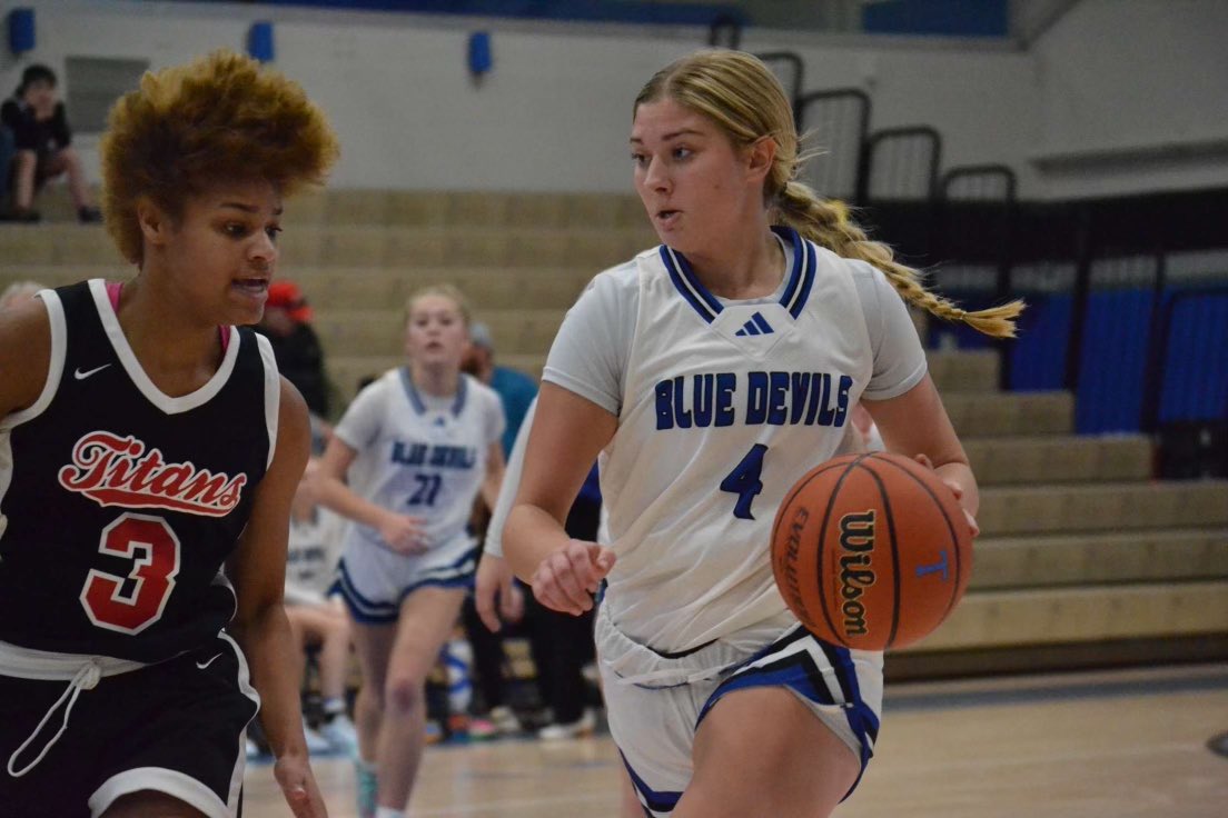 Mackenzie Farinella tweet media