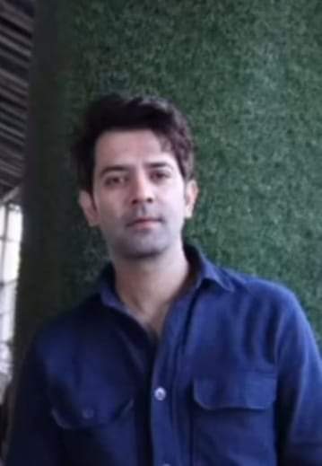 Jano_karem_2's tweet photo. New Beautiful Pics 🌼
I'M SO  PROUD TO BE FROM HIS FANS 💜
ALL THE BEST FOR My GREAT ACTOR  #BarunSobti ♥ 
ONLY BARUNSOBTI
@BarunSobtiSays 🔥 https://t.co/XlvChpxlWM