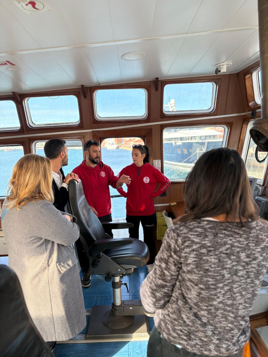 AlbertoBondesio's tweet photo. Avui amb @ivanatgn hem visitat a #Tarragona 
@openarms_fund per conèixer la tasca que duu a terme al #Mediterrani en salvament i rescat

Gràcies a aquesta feina moltes vides acaben salvant-se d'un destí fatal en la recerca d'una vida Iliure i millor
@socialistes_cat 🌊🕊️ https://t.co/ThDpHqKSl1