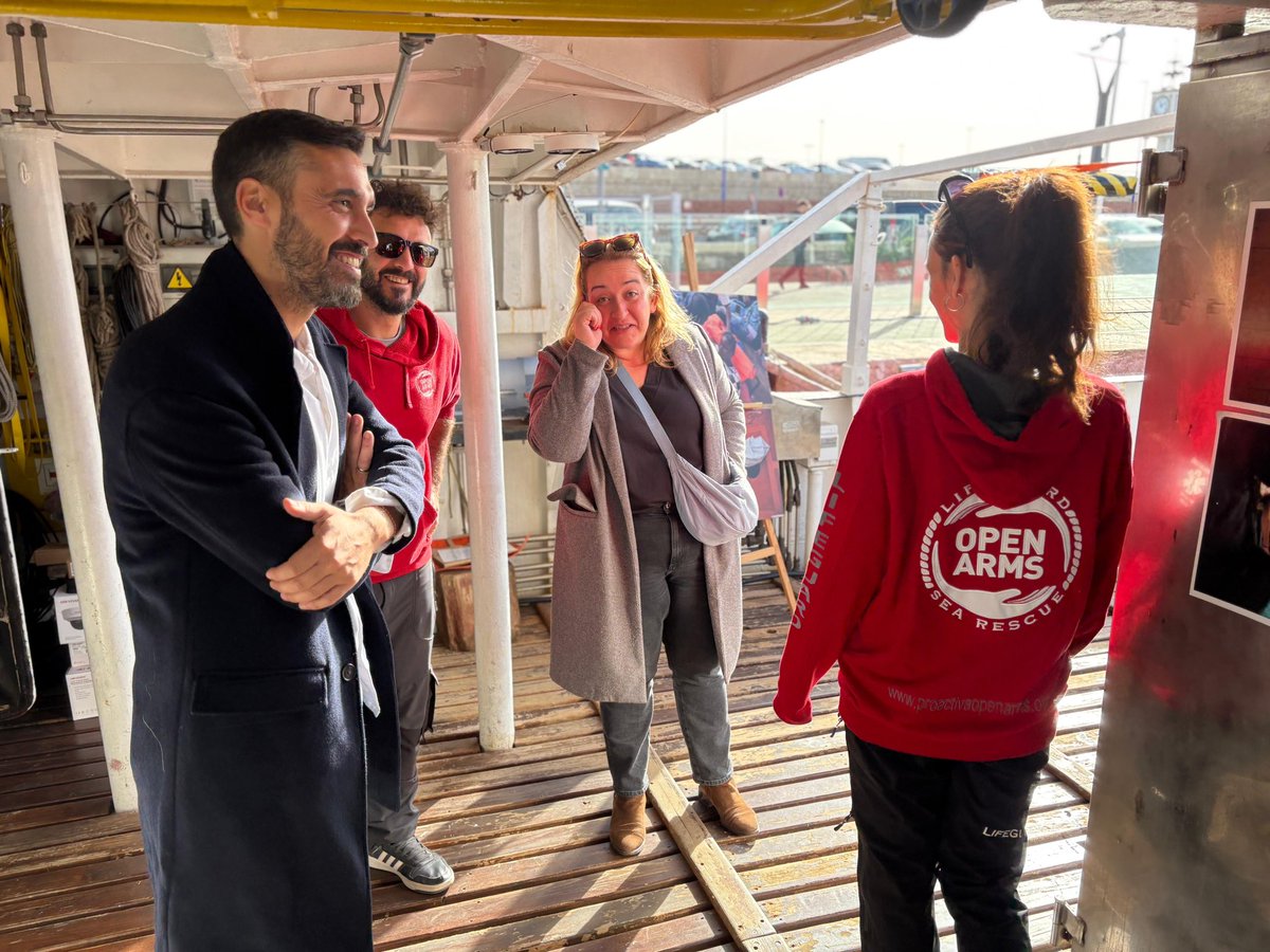 AlbertoBondesio's tweet photo. Avui amb @ivanatgn hem visitat a #Tarragona 
@openarms_fund per conèixer la tasca que duu a terme al #Mediterrani en salvament i rescat

Gràcies a aquesta feina moltes vides acaben salvant-se d'un destí fatal en la recerca d'una vida Iliure i millor
@socialistes_cat 🌊🕊️ https://t.co/ThDpHqKSl1
