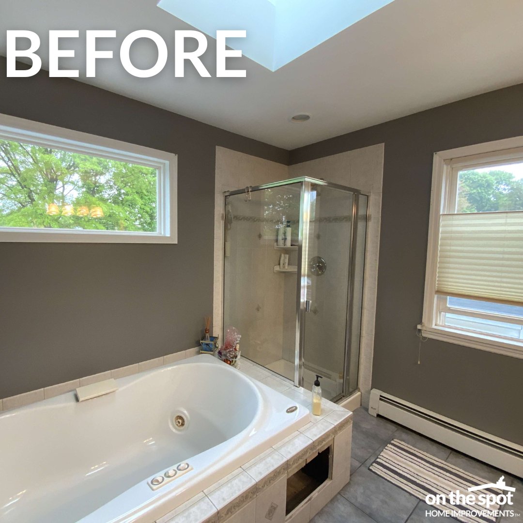 OnTheSpot_Home's tweet photo. Swipe to see the stunning transformation of this Master Bathroom Remodel we completed, plus a bonus rendering!

Ready to transform your space? Contact us today! https://t.co/qHxQoopw49
