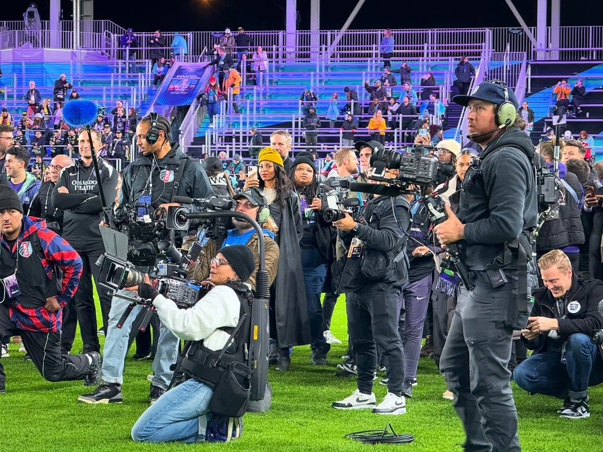 Bubblebee Industries (@bubblebee_ind) on Twitter photo 🎬 Behind the scenes with production sound mixer Henry French capturing audio at the NWSL like a pro! With his trusted Spacer Bubble in hand to capture wind-free audio every time. 🚫💨
🔗 bubblebeeindustries.com/collections/th…
#MakingSoundSoundBetter ! 🎬 Behind the scenes with production sound mixer Henry French capturing audio at the NWSL like a pro! With his trusted Spacer Bubble in hand to capture wind-free audio every time. 🚫💨
🔗 bubblebeeindustries.com/collections/th…
#MakingSoundSoundBetter !