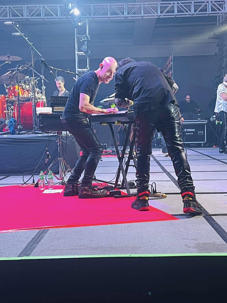 AirSupplyMusic's tweet image. THANK YOU Bacolod !!!! We loved seeing your beautiful faces and looking forward to returning again soon !!! ♥️🇵🇭