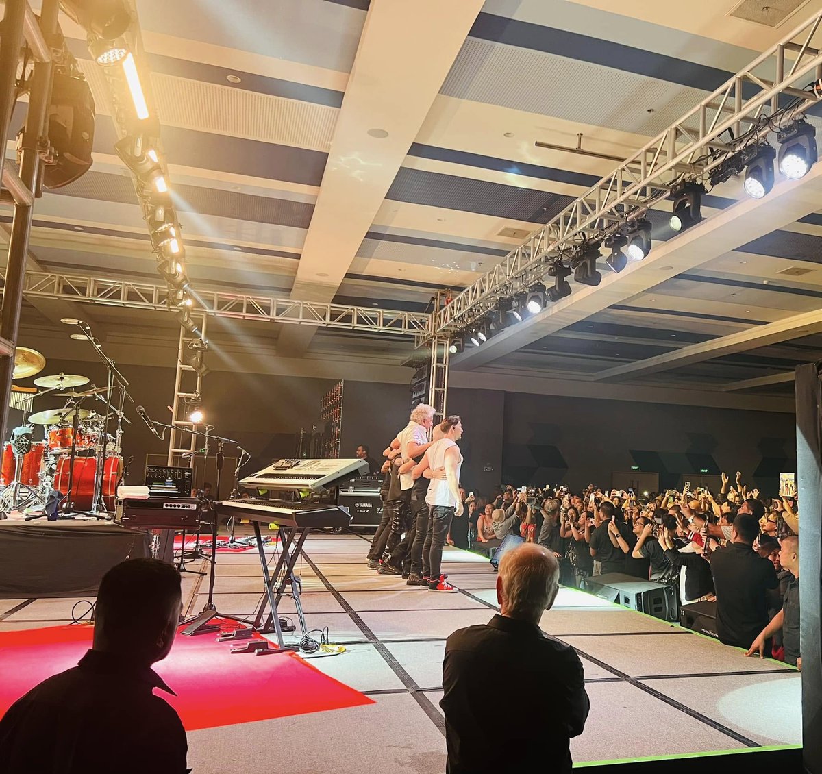 AirSupplyMusic's tweet image. THANK YOU Bacolod !!!! We loved seeing your beautiful faces and looking forward to returning again soon !!! ♥️🇵🇭