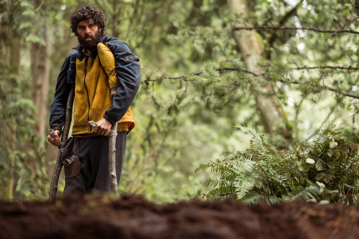 yellowjackets96's tweet photo. Survival over everything.
#Yellowjackets Season 3 premieres February 14, 2025 only on #ParamountPlus with SHOWTIME Plan. https://t.co/ki9GBgplC6