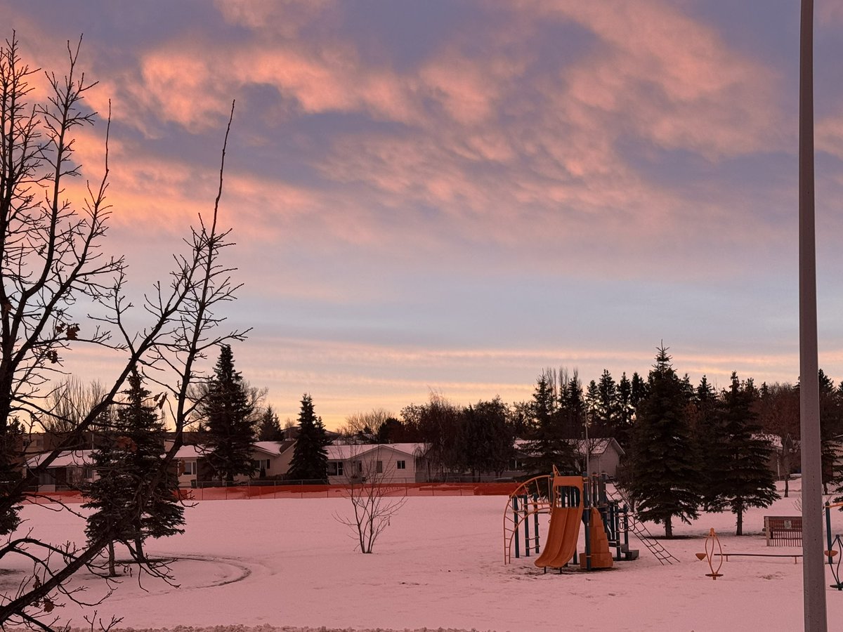 _byronjohnson's tweet photo. What a beautiful morning! A temperature of +4 and an amazing sunrise!  Even the snow looked pink.  Have a great weekend everyone!  @BonnyvilleAB #NorthofExpected #sunrise #pinksnow #FridayVibes #December2024 https://t.co/C1RudD9T0D