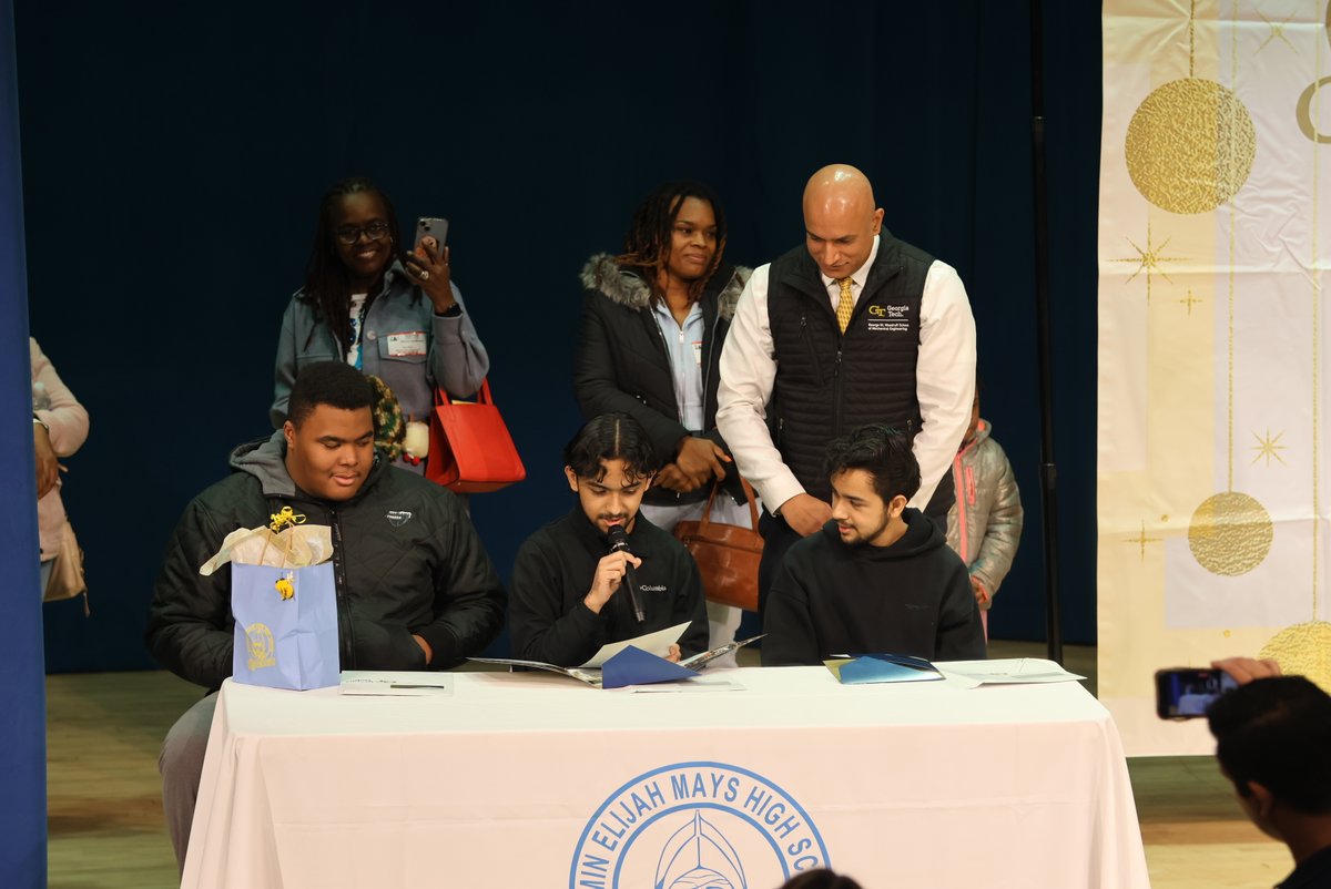 apsupdate's tweet photo. Today was an inspiring day for three Benjamin E. Mays High School scholars! Ronan Villegas-Hernandez and Roni Villegas-Hernandez each received scholarships to the Georgia Tech Mechanical Engineering Program, and Jalen Smallwood earned a scholarship for the Georgia Tech Computer Science Program. Let's congratulate these young men for their hard work and achievements! #APSExcellence @GeorgiaTech