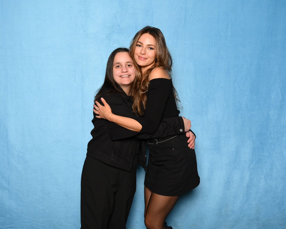 wesleyshosie's tweet photo. I AM THE HAPPIEST GIRL RIGHT NOW <3 https://t.co/gGHdHFpm4U
