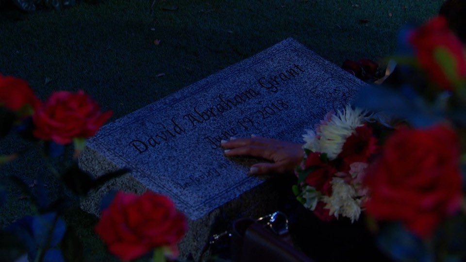 StevenK7's tweet image. It was beautiful seeing Lani show respect to her late son David Abraham Grant. #Days #Elani