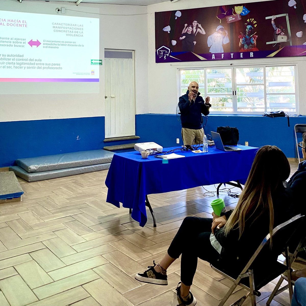 IsonomiaD's tweet photo. Orgullosos de compartir el taller “Prácticas docentes con perspectiva de Derechos Humanos” impartido al personal docente y administrativo del @colegiobostoncuernavaca en conjunto con la Asociación Mexicana de Resiliencia. @generacambios
#ddhh #isonomia https://t.co/9dIV6hjjht