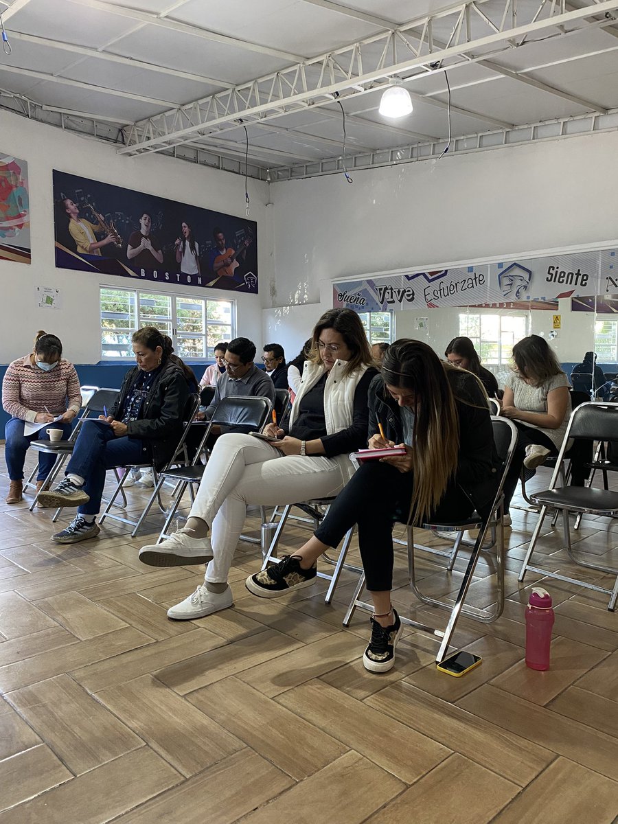 IsonomiaD's tweet photo. Orgullosos de compartir el taller “Prácticas docentes con perspectiva de Derechos Humanos” impartido al personal docente y administrativo del @colegiobostoncuernavaca en conjunto con la Asociación Mexicana de Resiliencia. @generacambios
#ddhh #isonomia https://t.co/9dIV6hjjht