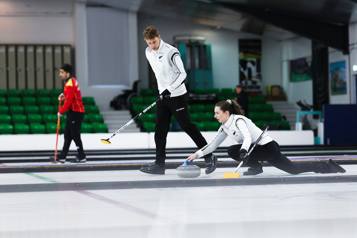 Congratulations to Spain 🇪🇸 and New Zealand 🇳🇿 who have secured their spots at the World Mixed Doubles Curling Championship 2025! 👏

Watch live coverage at 10:00 (UTC) tomorrow to see the final two teams qualify: wcf.co/3OOaC3H

#Curling