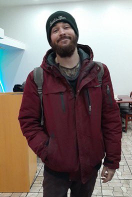 Le SPVM lance un nouvel appel à la population pour obtenir des informations sur la disparition de Karl Olivier Desmeules, 31 ans, disparu depuis le 24 novembre. Un poste de commandement mobile est déployé aujourd’hui près de Marcel-Laurin et Côte-Vertu.
bit.ly/3ZJSoWv