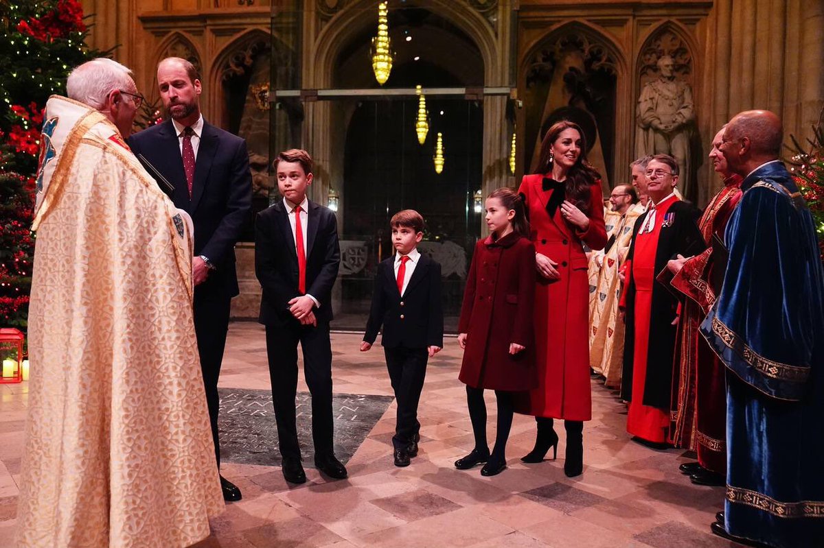 The Prince and Princess of Wales with their three adorable children 😍♥️