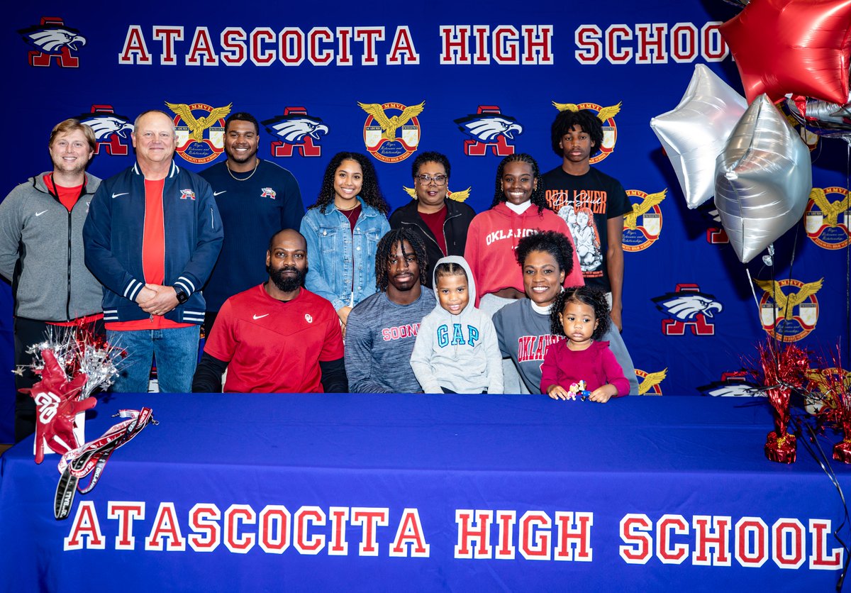 Joshua Koch_Humble ISD (@jokoch09) on Twitter photo 📸: <a href="/AHSEagleFB/">Atascocita High School Football</a> held a Signing Day Ceremony on Friday for four players who signed on Wednesday, December 4. #txhsfb
Brandon Washington ✍️ <a href="/SFA_Football/">Lumberjack Football</a>
Erion Wilkins ✍️ <a href="/UTEPFB/">UTEP Football</a>
Brodrick Malone ✍️ <a href="/NMStateFootball/">New Mexico State Football</a>
Tory Blaylock ✍️ <a href="/OU_Football/">Oklahoma Football</a> 📸: <a href="/AHSEagleFB/">Atascocita High School Football</a> held a Signing Day Ceremony on Friday for four players who signed on Wednesday, December 4. #txhsfb
Brandon Washington ✍️ <a href="/SFA_Football/">Lumberjack Football</a>
Erion Wilkins ✍️ <a href="/UTEPFB/">UTEP Football</a>
Brodrick Malone ✍️ <a href="/NMStateFootball/">New Mexico State Football</a>
Tory Blaylock ✍️ <a href="/OU_Football/">Oklahoma Football</a>
