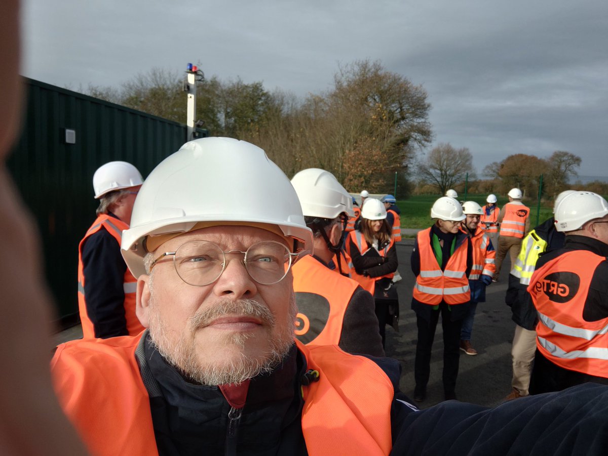 sdesallier's tweet photo. Heureux d'avoir participé à l'inauguration du Rebours de #Meslin pour faciliter l'introduction de gaz vert dans le réseau. #lamballe @grdf22 @22Sde @ilecallennec https://t.co/yU9wQM0mBj