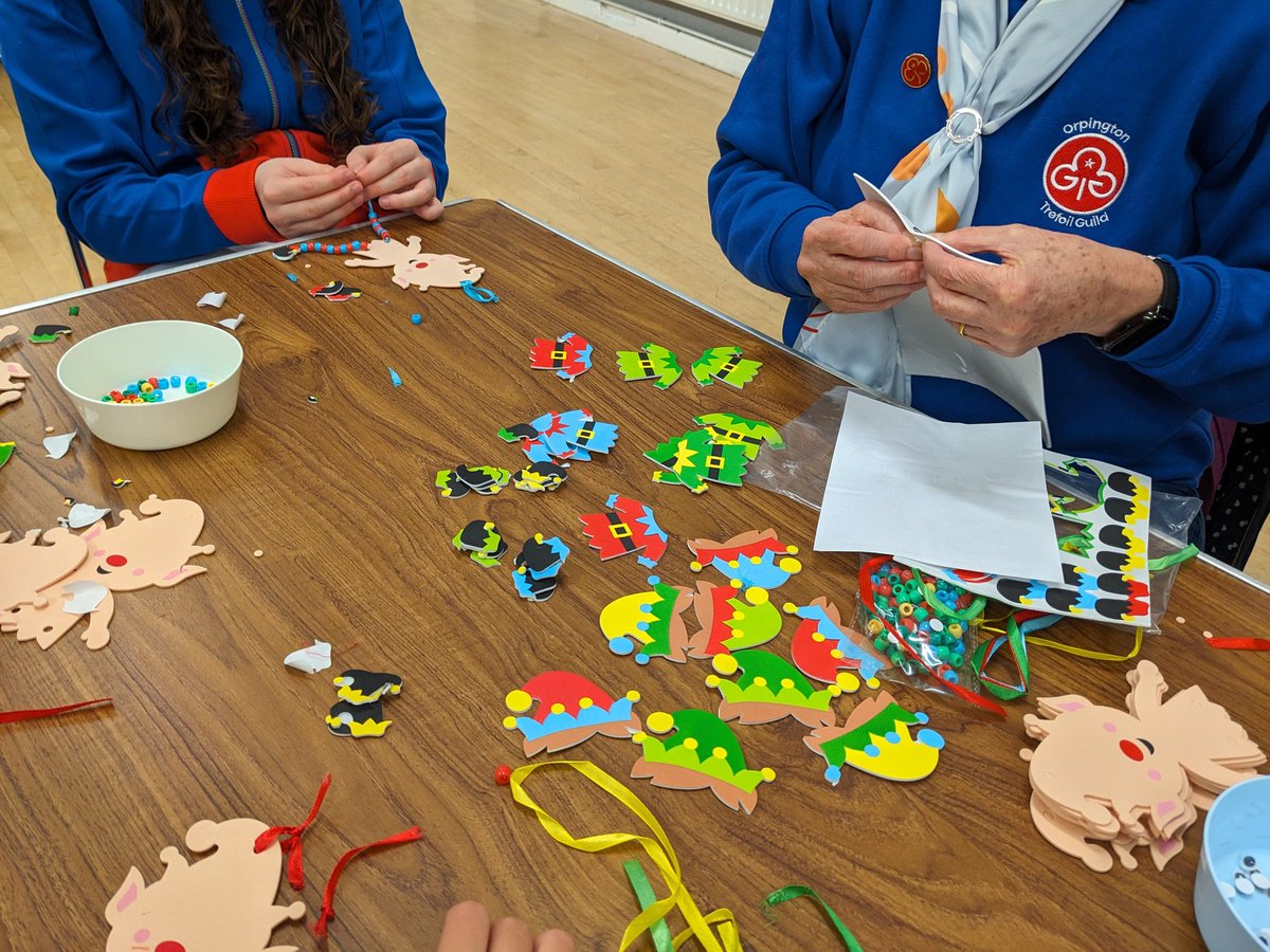 Lucy Hutchinson (@lucyfrearson) on Twitter photo It's the #Guides favourite meeting of the year.
Every Christmas Orpington <a href="/TrefoilGuild/">Trefoil Guild UK</a> run a craft evening for us. It's the #Guides favourite meeting of the year.
Every Christmas Orpington <a href="/TrefoilGuild/">Trefoil Guild UK</a> run a craft evening for us.