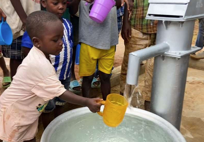DMR830's tweet photo. @IngLivingWaters Dorminase Lower, Ghana, is a beautiful village of farmers and school-age children. The well is the gift of clean water to sustain life and reduce waterborne mortality. Thanks to @ingomarlivingwaters and @hope_for_ghana_ https://t.co/VyYnGwCdWM https://t.co/ttbrfBUvXI