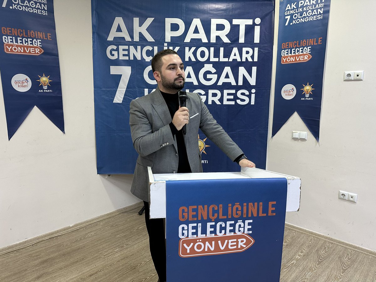 yilmazmcht's tweet photo. 📍19 Mayıs…

İlçe Başkanımız Hakan Yazar, Belediye Başkanımız Osman Topaloğlu ve değerli misafirlerimizin katılımlarıyla 19 Mayıs İlçe Gençlik Kolları 7. Olağan Kongremizi gerçekleştirdik.

Hem sahada hem de masada güçlü bir gençlik ile çalışmalarımıza devam edeceğiz. 

#GençliğinleGeleceğeYönVer 🪧🎯